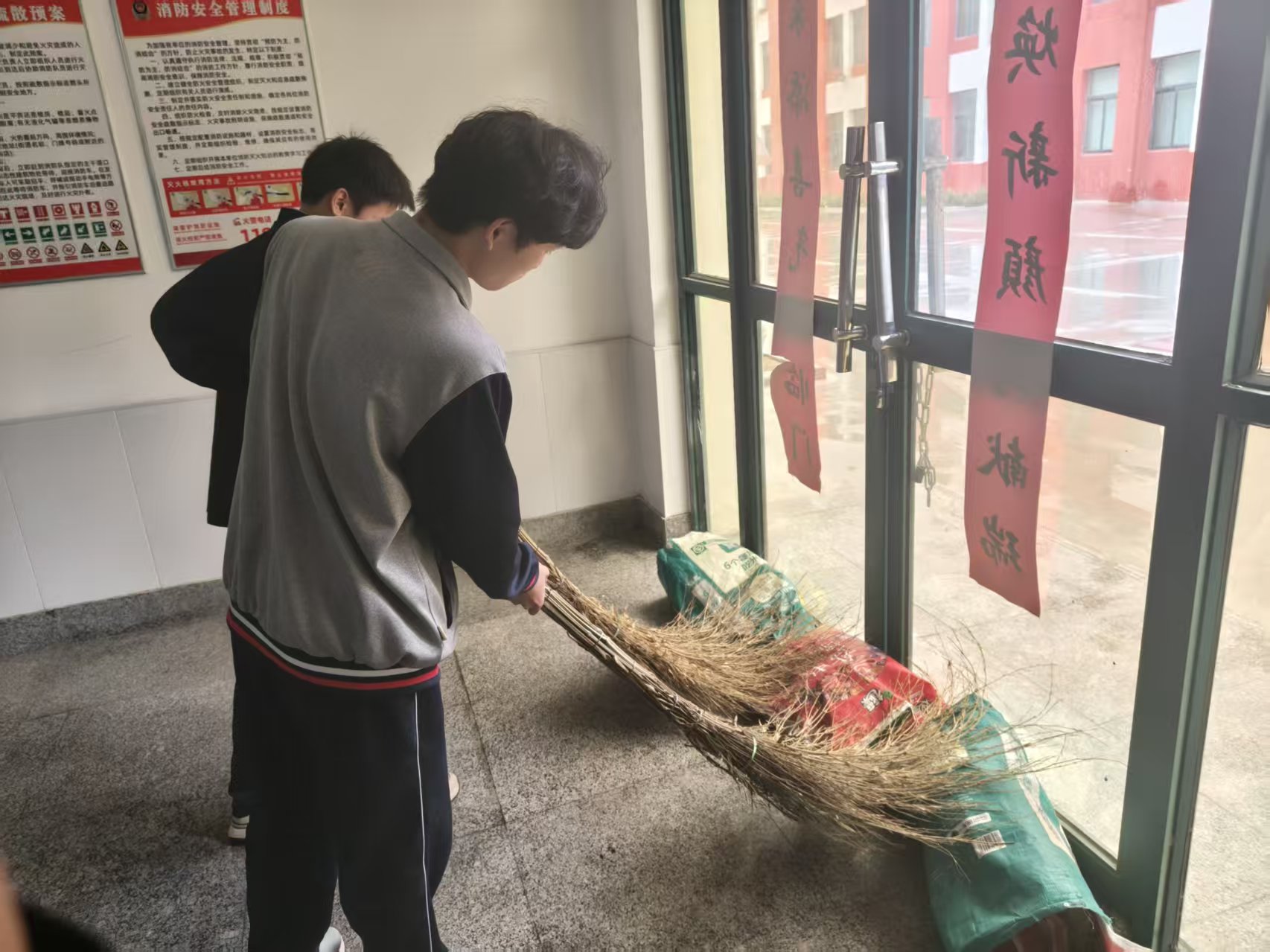 风雨未至，防范先行 |  威海明德职专防汛防台风演练